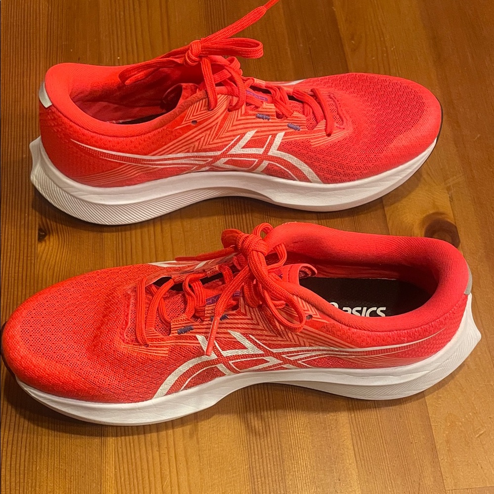 ASICS HYPER SPEED™ 5 (Women’s Size 7.5)